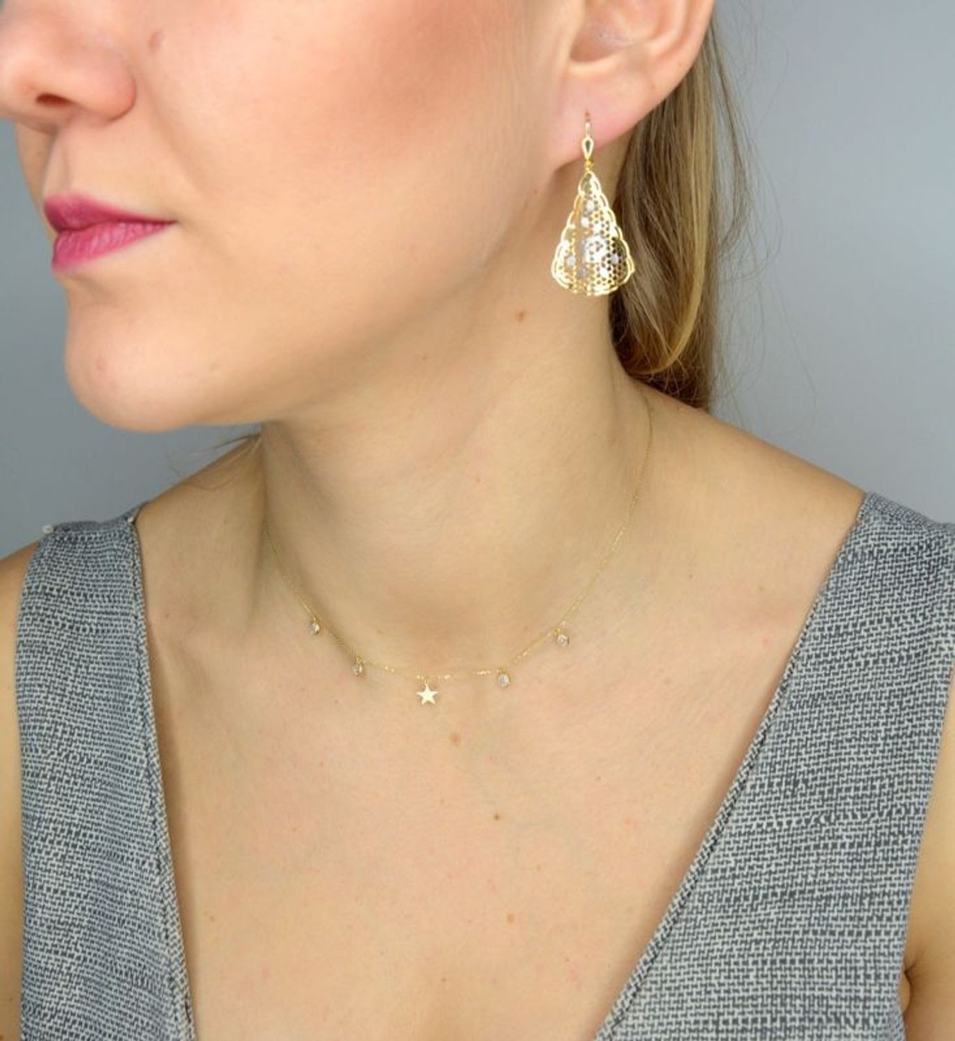 Złote kolczyki 585 wiszące 'Ażurowe blaszki' KL 1910.jpg